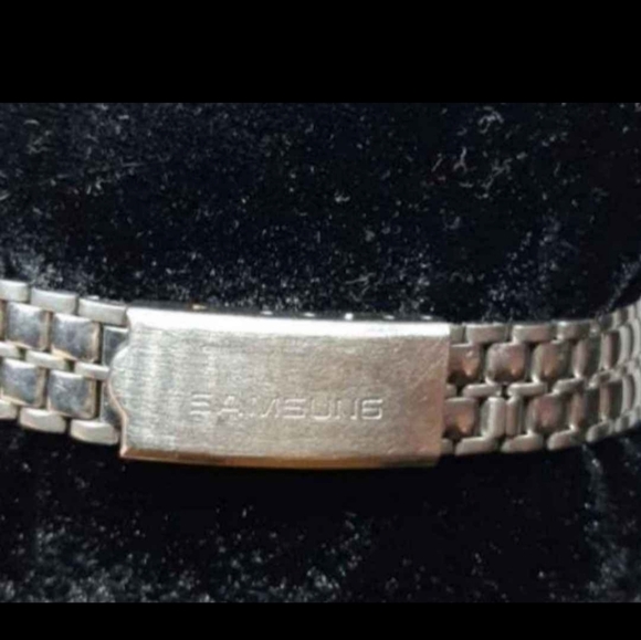 Samsung Diamond Chip Watch - Picture 4 of 4